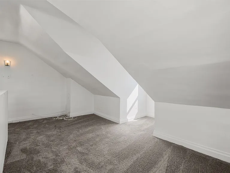 362 Republic St — Photo 14