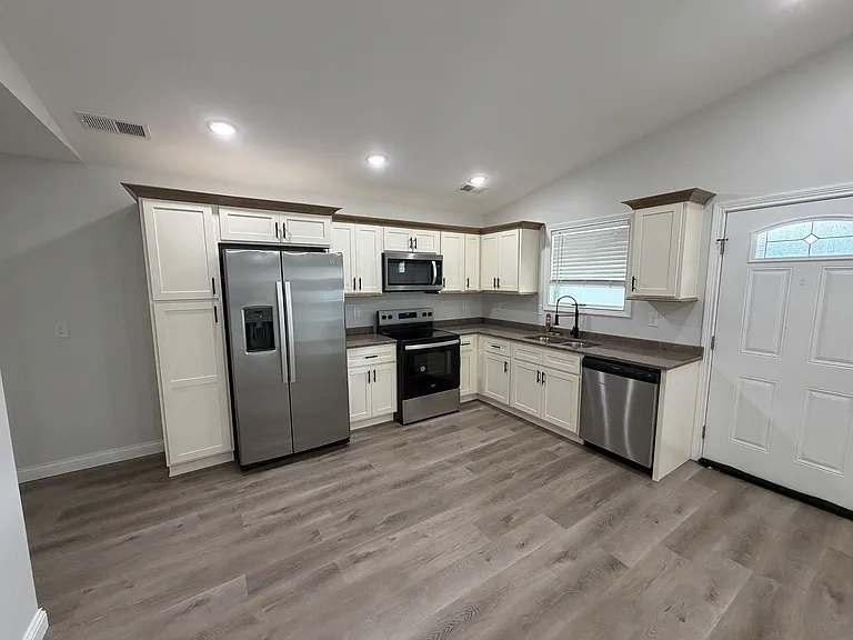 75 Bluegrass Dr — Photo 2