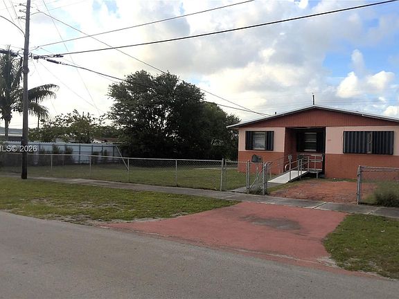 3rd image of 1671 NW 154th St
