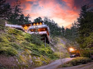 6965 Marine Dr, West Vancouver, BC V7W2T4