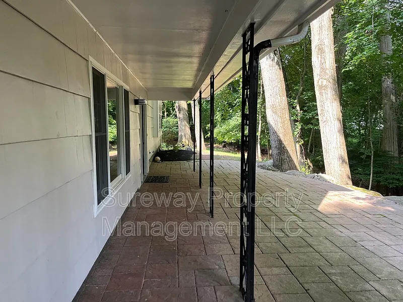 4 bed, 2.5 bath, 3200 sqft, $5,700 — Photo 3