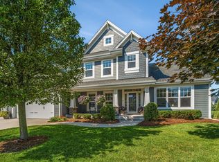 W79N423 Ridgeway LANE, Cedarburg, WI 53012