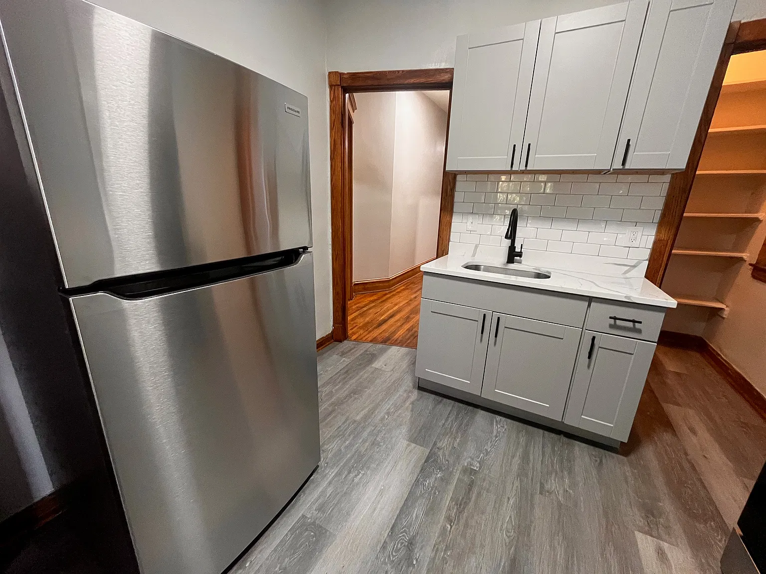 2 bed, 1000 sqft, $1,600 — Photo 4