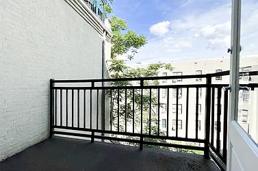 Rented by Coldwell Banker Warburg