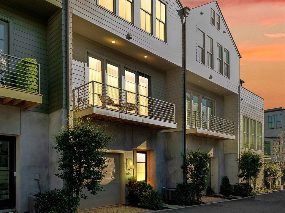 1st image of 686 Exchange St SE