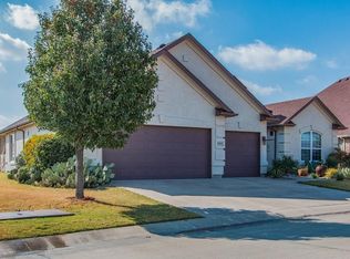 9901 Crestview Dr, Denton, TX 76207