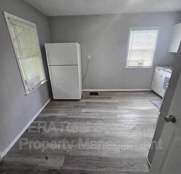 2236 Atwood Ter — Photo 5