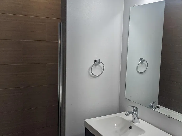 1911 W Estes Ave #1 — Photo 23