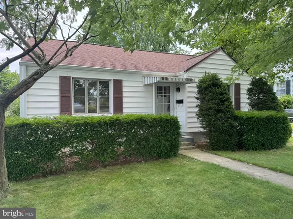 1120 Sunnyside Dr, Hagerstown, MD 21742