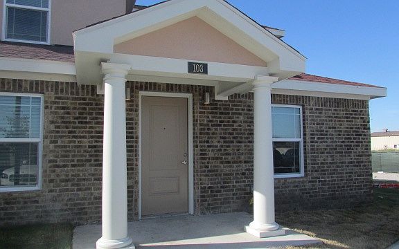 2nd image of 1601 Moore Ave #103