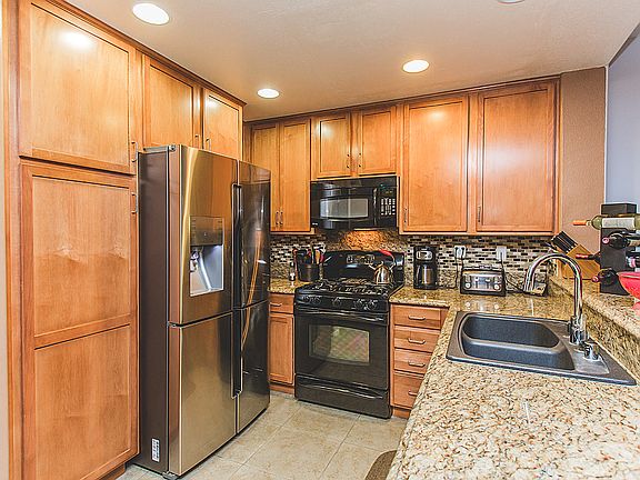 3rd image of 28509 Herrera St