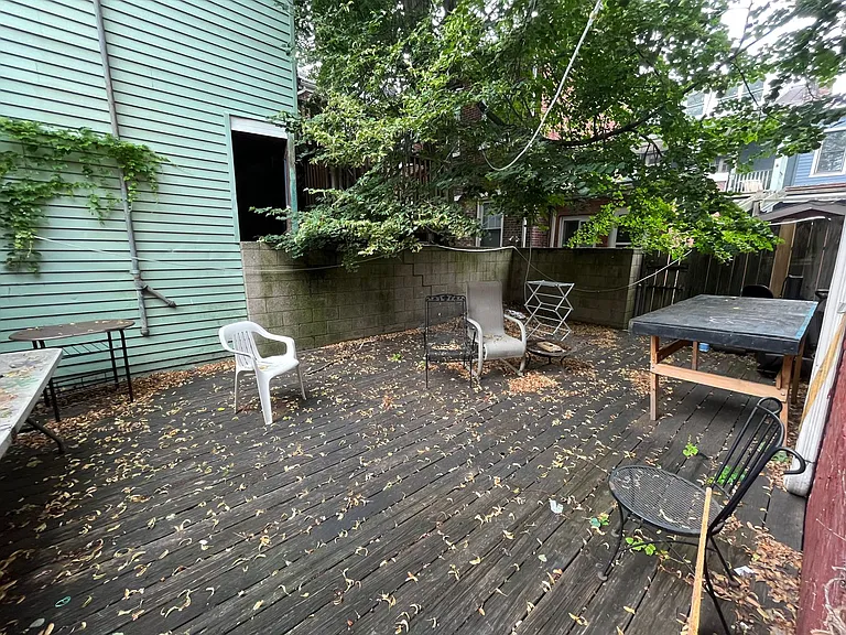2128 Carey Way — Photo 17