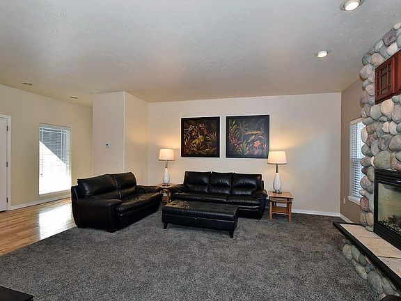 3rd image of 1612 W Pinecrest Dr
