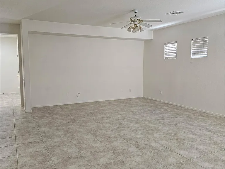 10922 Moonbeam Glow Ln — Photo 3
