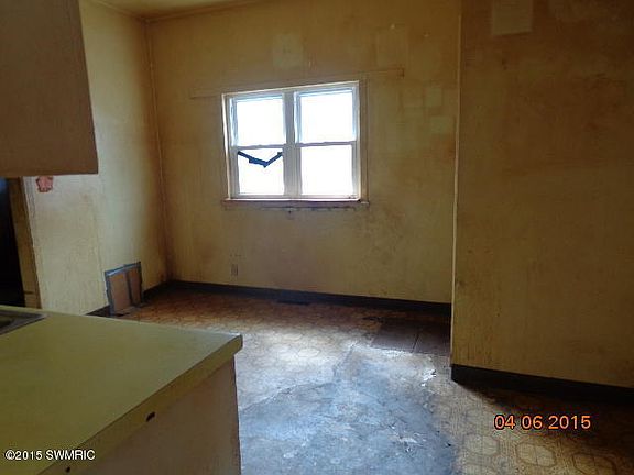 5th image of 40 Kingman Ave E