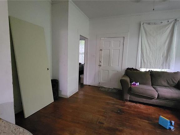 3rd image of 318 Mary Hill Rd