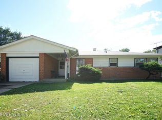 125 Crest Ave, Elk Grove Village, IL 60007