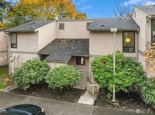 10017 NE 138th Pl APT B5, Kirkland, WA