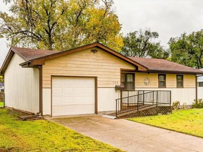 765 Willow Dr, Salina, KS, 67401