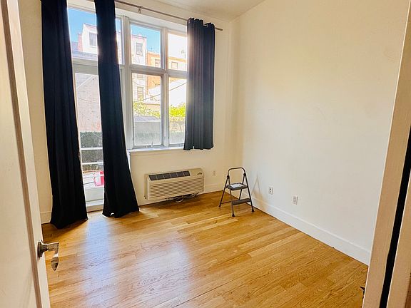 4th image of 140 Hope St APT 1A