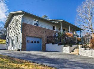 7 Old Lakey Gap Rd, Black Mountain, NC 28711