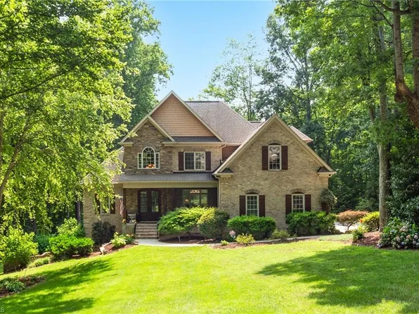 7821 Charles Place Dr, Kernersville, NC 27284