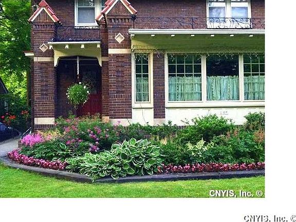 3rd image of 109 Crawford Ave