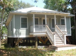 418 E Erie Ave, Folly Beach, SC 29439