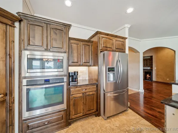 10951 E 176th St N, Collinsville, OK 74021