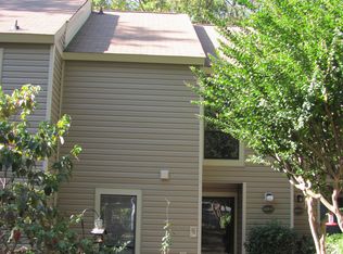 225 C Village Ln, Greensboro, NC 27409