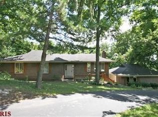 40 Oak Forest Dr, Saint Charles, MO 63303