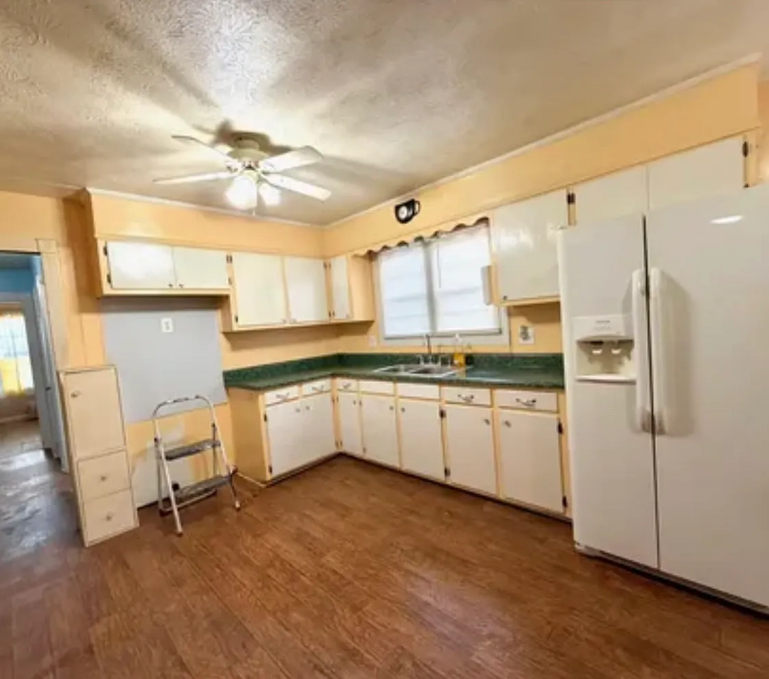 3 bed, 1100 sqft, $1,100 — Photo 4