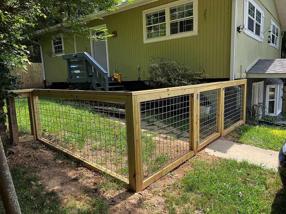 The fenced in yard that is great for outdoor hangs or letting your dog roam.