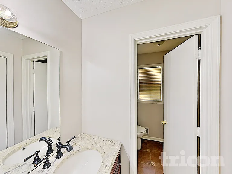 507 Neil Ct — Photo 13