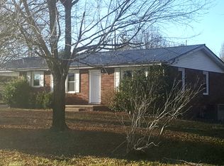 1020 Evans Rd, Burns, TN 37029