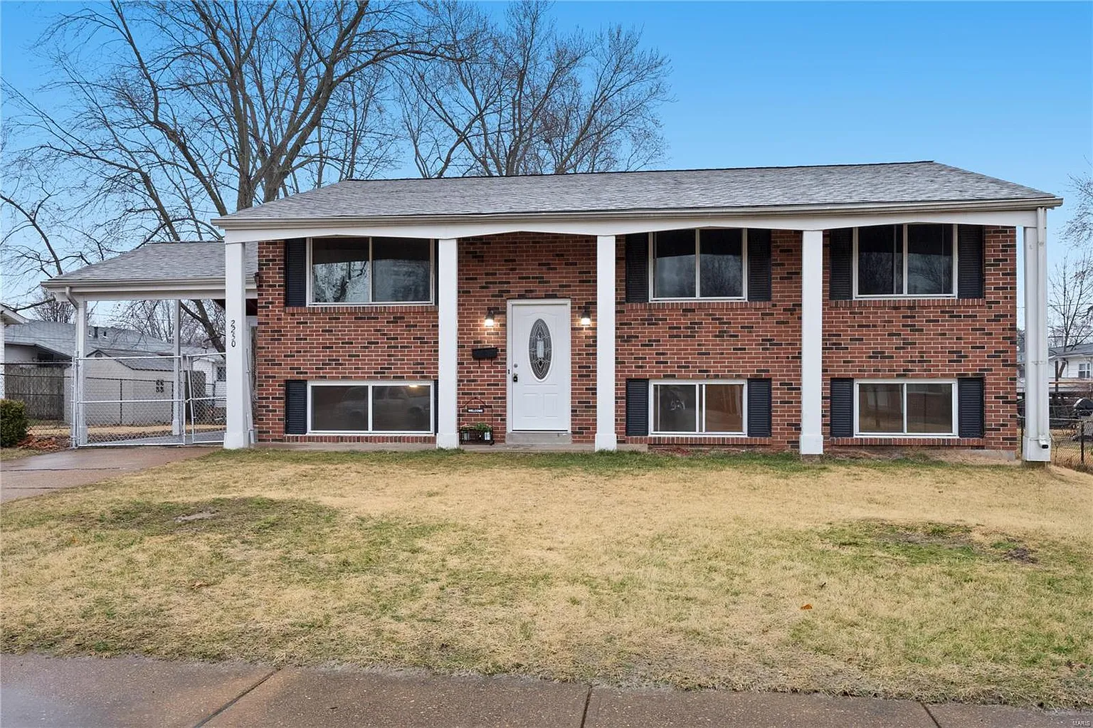 2250 Collier Dr photo 1