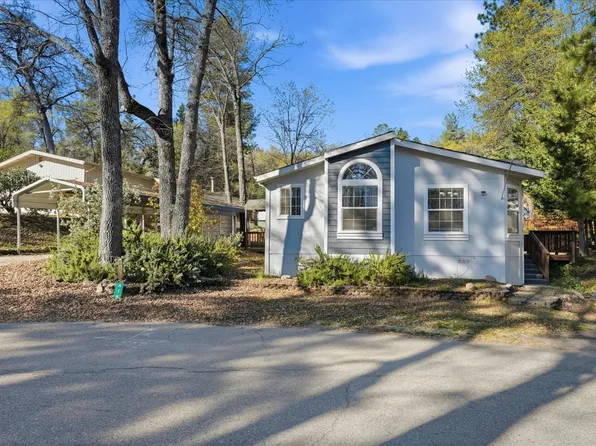 43555 Highway 41 Unit A15, Oakhurst, CA 93644