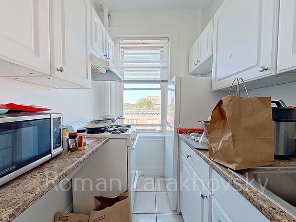 2nd image of 14 Orkney Rd APT 43
