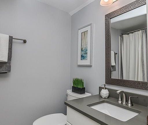 3rd image of 47 Arell Ct