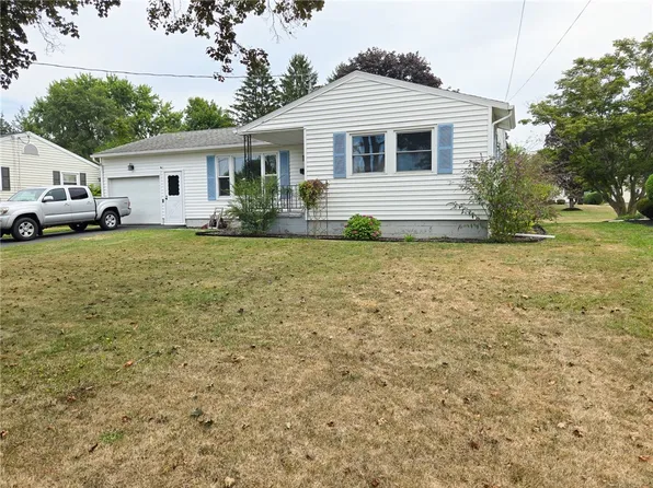 112 S Street Rd, Auburn, NY 13021