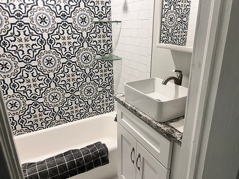 2560 S University Dr — Photo 16