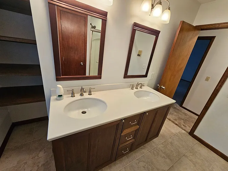 1437 Parkway Dr — Photo 17