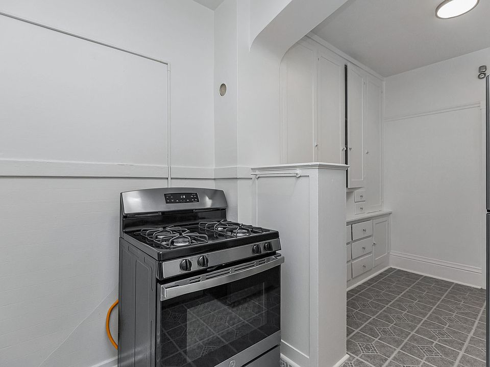1st image of 2945 Van Ness Ave #11