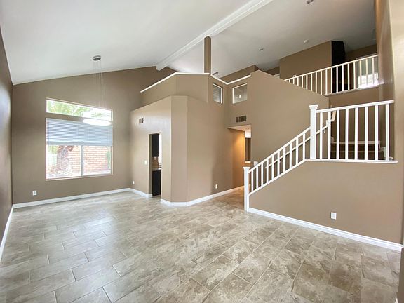 3rd image of 7985 Bonaventure Dr