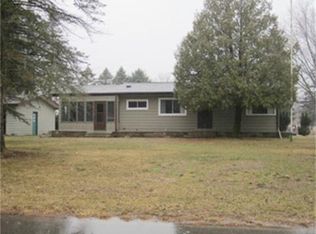 1517 Glen Rd, Midland, MI 48640