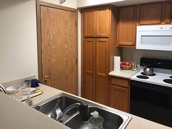 5th image of 1039 W Benton St APT 5