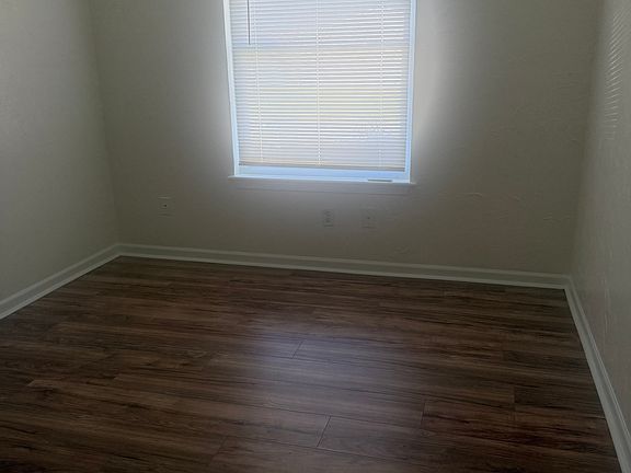 3rd image of 992 Boughton Way