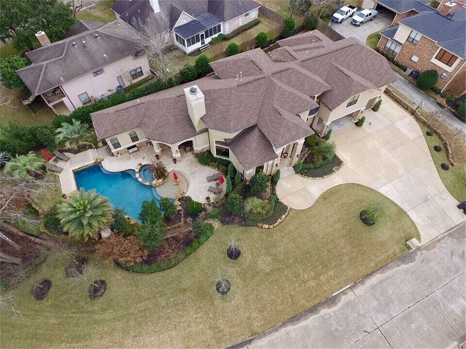 1st image of 204 Dawns Edge Dr