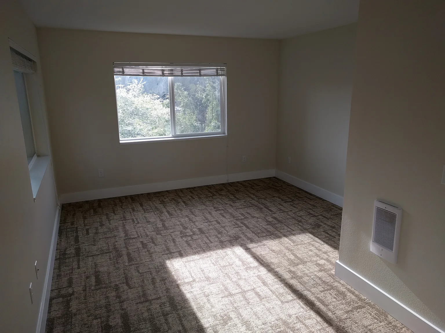 9223 SW Terwilliger Boulevard — Photo 4