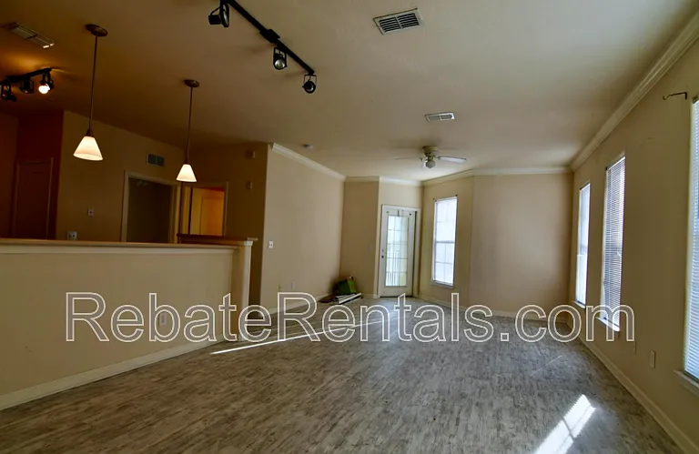 8290 Gate Pkwy #137 — Photo 9